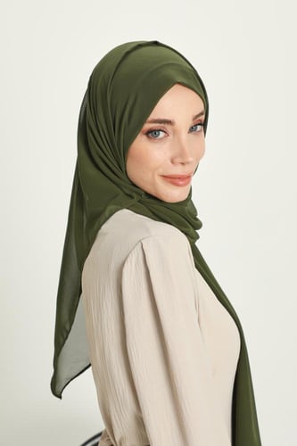 طرحة شيفون مع قبعة كاملة مشبوكة