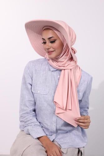 حجاب الشاطي مع قبعة