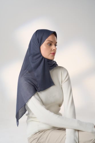 طرحة جاهزة مع مطاط - قصير جهة اليسار