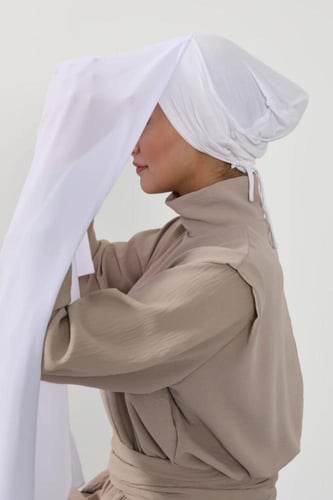 حجاب شيفون بمغناطيس وقبعة بالوسط-ابيض