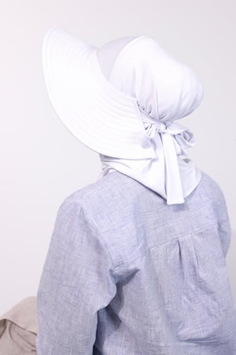 حجاب الشاطي مع قبعة - أبيض