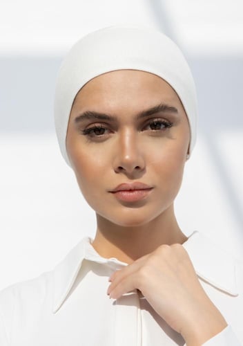 قبعة تحت الحجاب شفافة من الخلف - ابيض