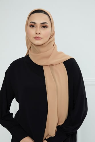 طرحة شيفون مع قبعة مشبوكة