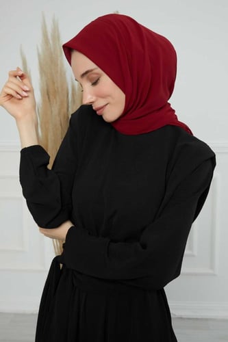 شيفون مثلث مع قبعة مشبوكة