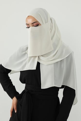 طقم طرحة ولثام مطاط - اوف وايت