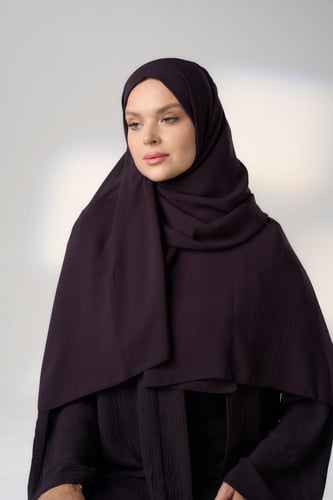 لثام مع طرحة بنفسجي