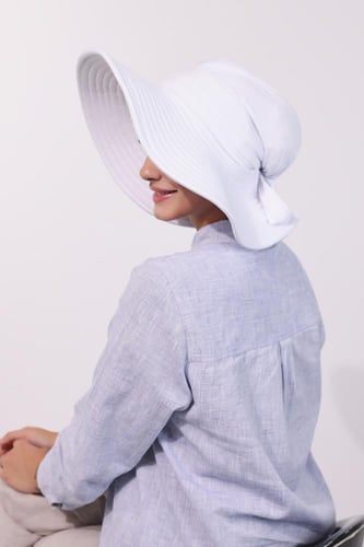 حجاب الشاطئ مع توربان-ابيض