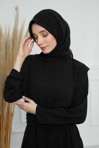 شيفون مثلث مع قبعة مشبوكة