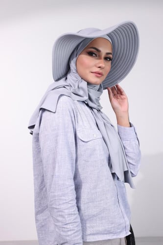 حجاب الشاطي مع قبعة