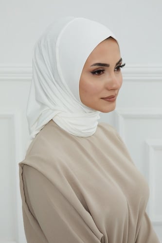 حجاب الرياضة - أوف وايت