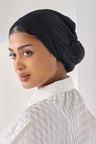 قبعه مع زم من الخلف - اسود