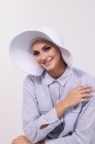 حجاب الشاطئ مع توربان-ابيض