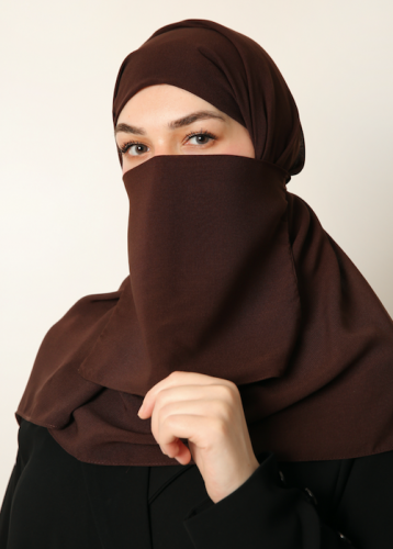 طقم طرحة مع لثام بني غامق