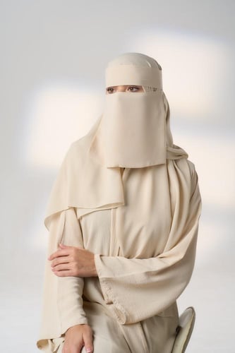 طقم طرحة ونقاب-بيج