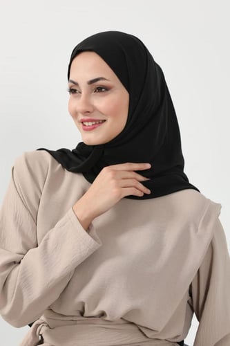 حجاب شيفون بمغناطيس وقبعة جانبية على الجهة اليسرى-...