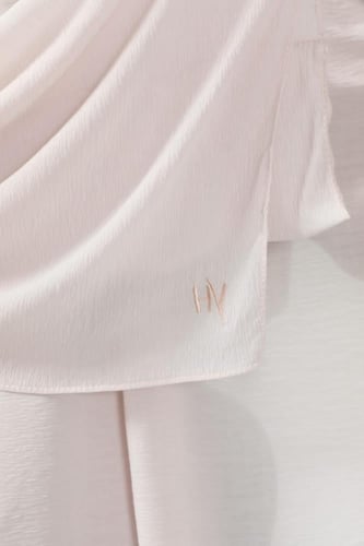 طرحة كرنشي مخيطة