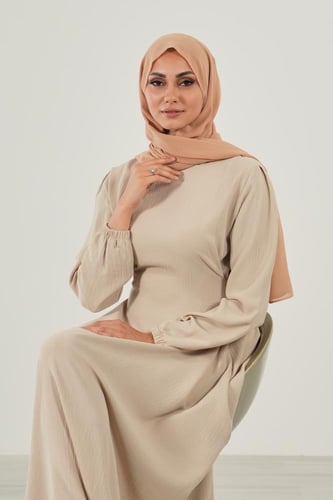 طرحة شيفون مع قبعة كاملة مشبوكة - بيج