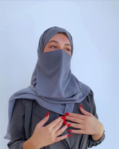 طقم طرحة مع لثام رمادي