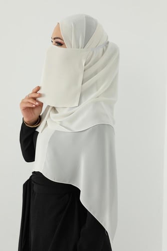 طقم طرحة ولثام مطاط - اوف وايت