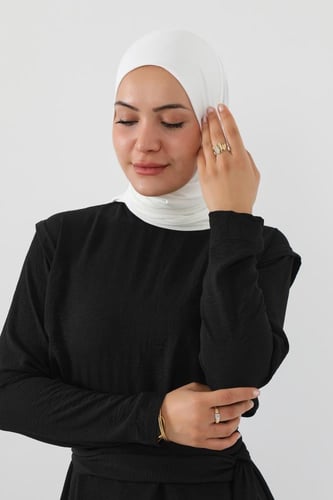 حجاب الرياضة - أوف وايت