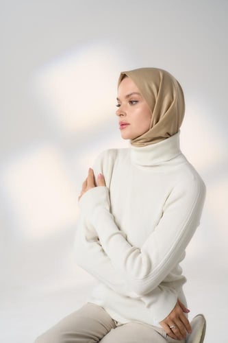 حجاب ربط من الخلف-بيج