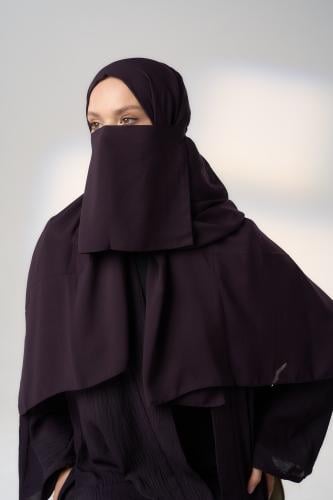 لثام مع طرحة بنفسجي