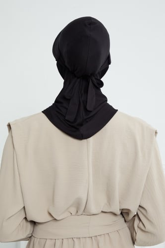 حجاب مع نصف قبعة مفصولة - أسود