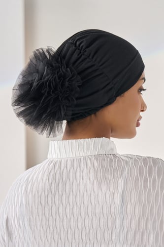 امطة بف قبعة تحت الحجاب