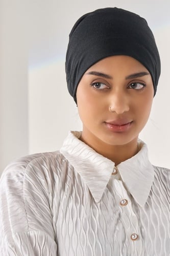 قبعه مع زم من الخلف - اسود