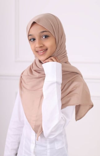 طرحة بناتي مخيطة - بيج غامق