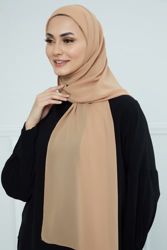 طرحة شيفون مع قبعة مشبوكة