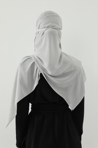 طقم طرحة ولثام مطاط