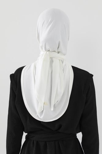 حجاب الرياضة - أوف وايت