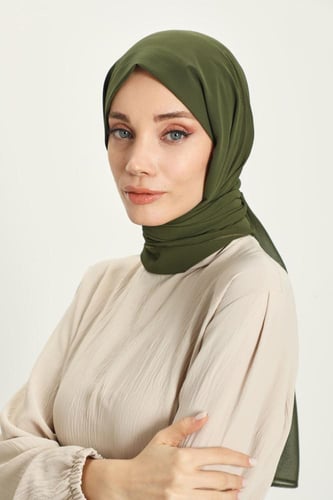 طرحة شيفون مع قبعة كاملة مشبوكة