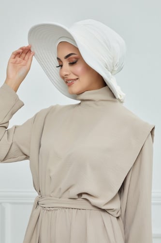 حجاب الشاطئ مع توربان - أوف وايت