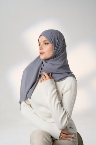 طرحة شيفون ربع مبطن من الأمام رمادي