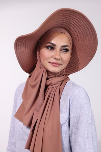 حجاب الشاطي مع قبعة