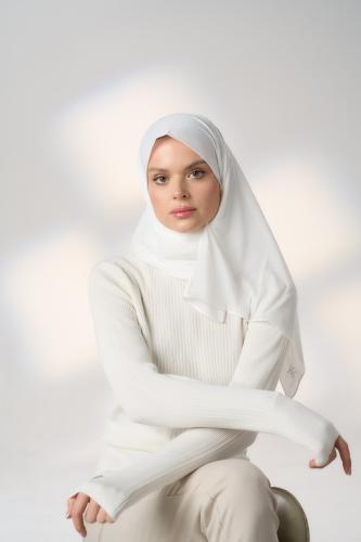 طرحة جاهزة مع مطاط قصير من اليمين