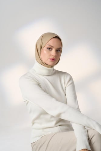 حجاب ربط من الخلف-بيج