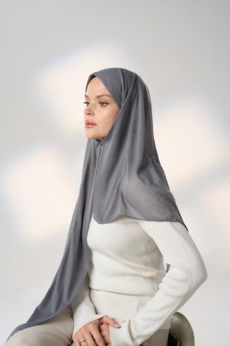 طرحة جاهزة مع مطاط - قصير جهة اليسار-رمادي