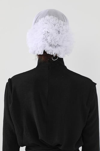 قبعه بف تحت الحجاب مع سيلكون مانع للإنزلاق - ابيض