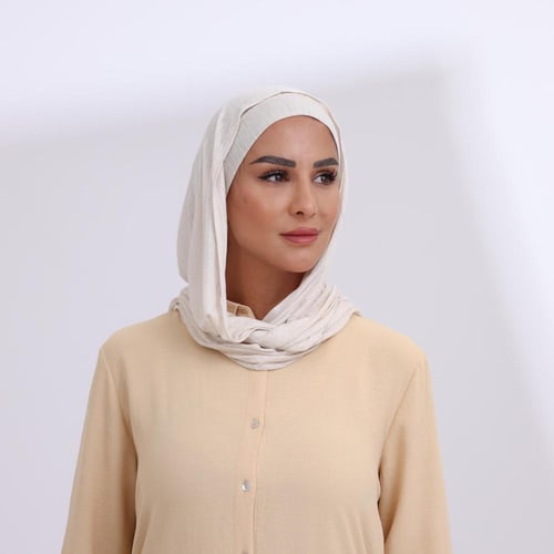 طقم طرحة مفتوحة مثلث مع قبعة