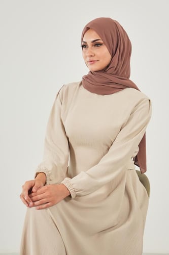 طرحة شيفون مع قبعة كاملة مشبوكة