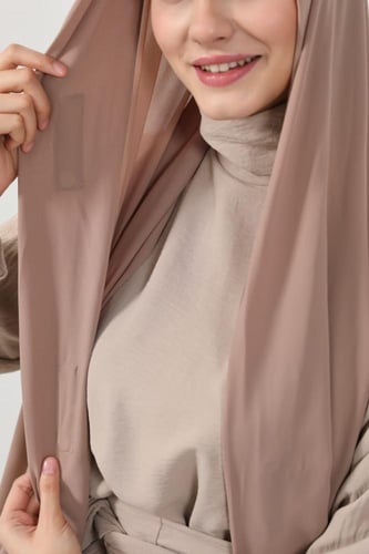 حجاب شيفون بمغناطيس وقبعة بالوسط