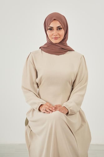 طرحة شيفون مع قبعة كاملة مشبوكة