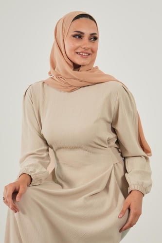 طرحة شيفون مع قبعة كاملة مشبوكة - بيج