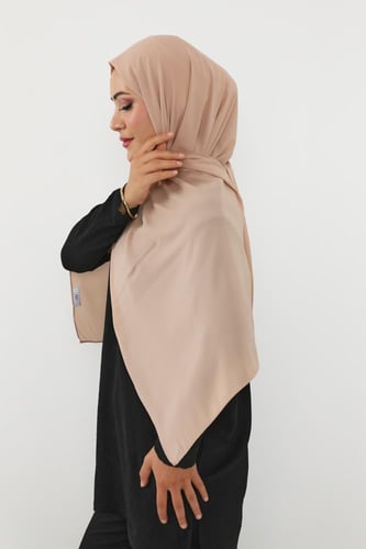 حجاب شيفون بمغناطيس وقبعة بالوسط-بيج
