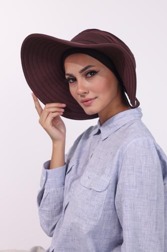 حجاب الشاطئ مع توربان-بني