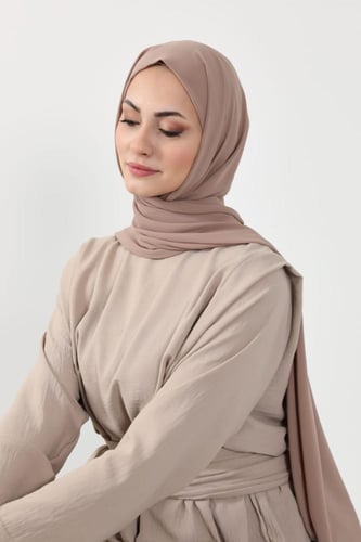 حجاب شيفون بمغناطيس وقبعة بالوسط