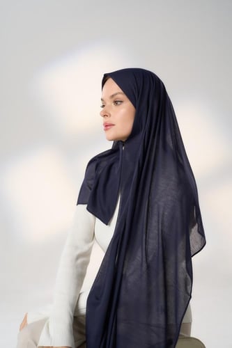 طرحة جاهزة مع مطاط- قصير جهة اليمين - كحلي